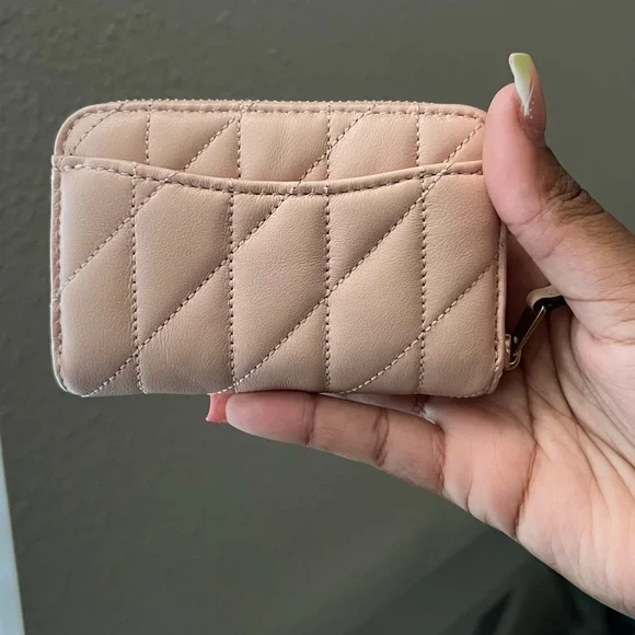 Small Zip Around Card Case w/ Pillow Quilting Cream/Brass - Picture 3 of 4